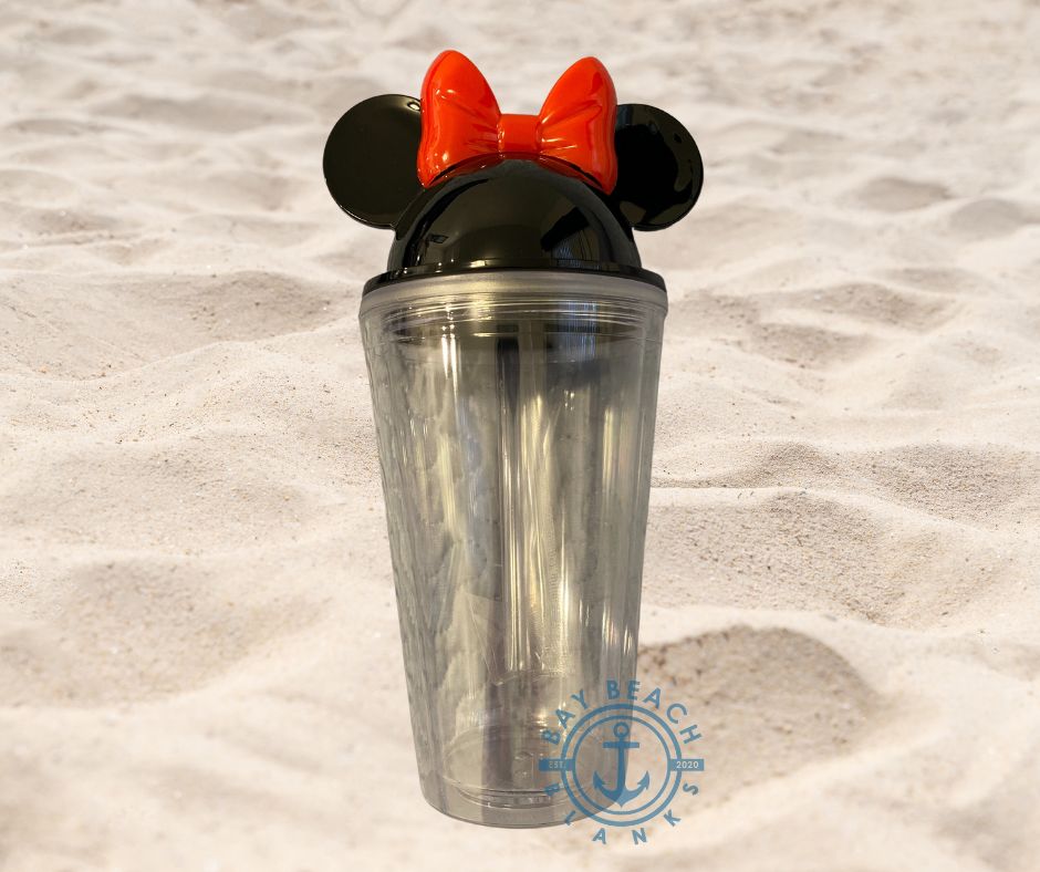 http://baybeachblanks.ca/cdn/shop/products/MinnieMouse_1200x1200.jpg?v=1655758511